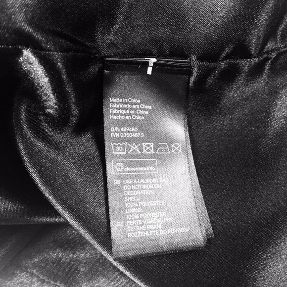 H&M. Silver / Black Sequined Front Striped Short Skirt Sz 6 Lined zippered - Picture 7 of 7